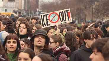 Estudantes Protestam em Milão Contra ICE