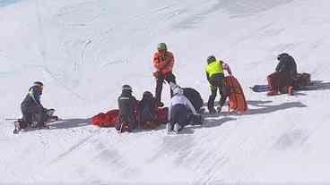 Lindsey Vonn sofre queda no downhill olímpico