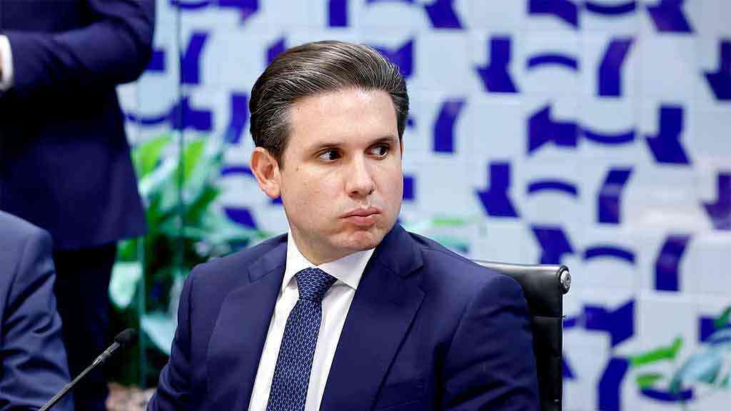 Motta encaminha PEC do fim da escala 6x1 para a CCJ | Presidente da Câmara, o deputado Hugo Motta (Republicanos-PB) adianta o expediente para a PEC do 6×1