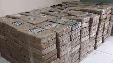 Apreensão de 1,3 tonelada de cocaína em alto-mar