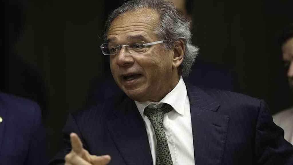 PL quer que Flávio Bolsonaro escolha Guedes para ser ‘Posto Ipiranga’ | Paulo Guedes deixou o país em situação econômica muito difícil