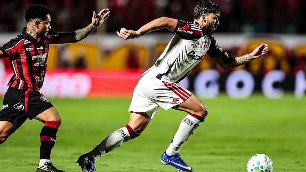 Flamengo leva a melhor sobre o Vitória no Brasileirão | Após um jogo disputado, o rubro-negro carioca saiu vitorioso