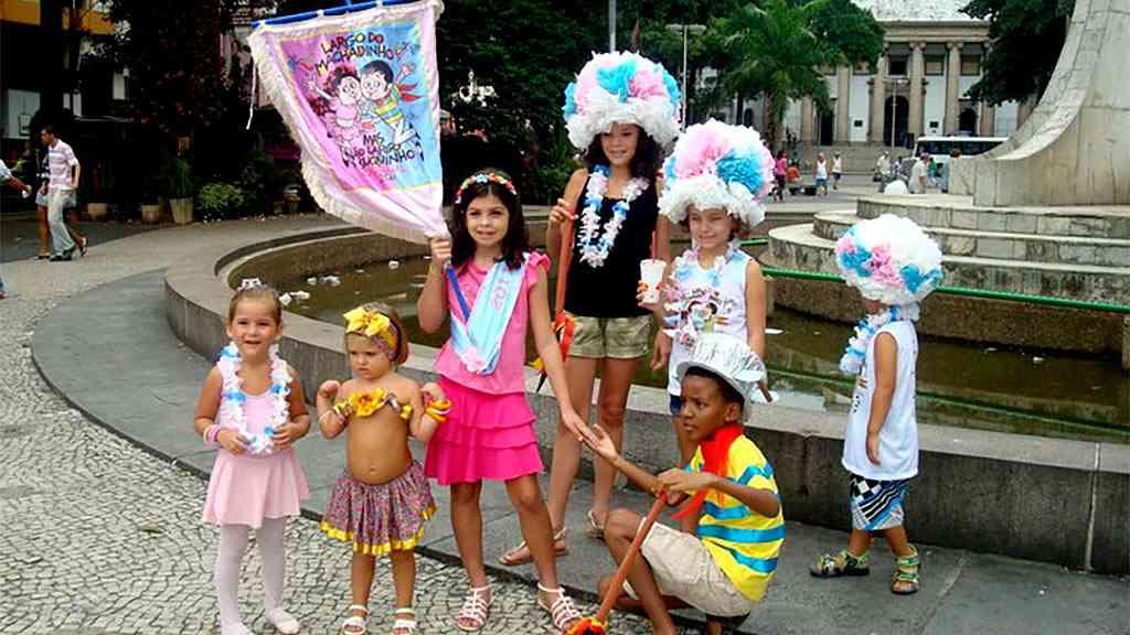 Segunda de carnaval tem programa para adultos e crianças, por toda a Cidade Maravilhosa | O bloco infanto juvenil Largo do Machadinho, mas não Largo do Suquinho completou 15 anos, nesta segunda-feira
