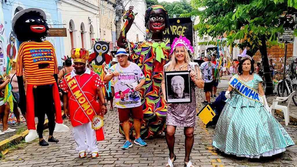 Casa Claudionor Rosa distribui livros após o Carnaval | O Carnaval terminou, mas a celebração da cultura continua