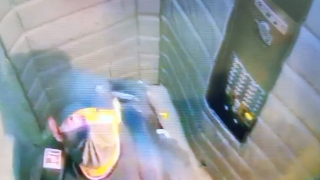 SP: câmeras registram furto de cofre com joias avaliadas em R$ 1 milhão | Câmeras flagraram furto em Moema