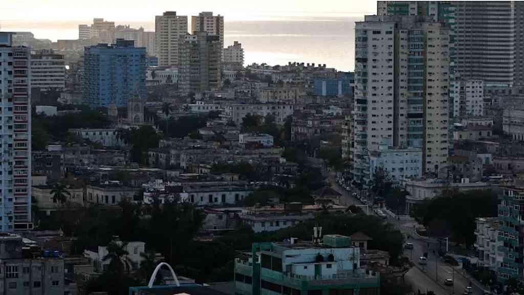 Cuba enfrenta crise na saúde sob embargo dos Estados Unidos | Presidente estadunidense bloqueou o fornecimento de petróleo à ilha