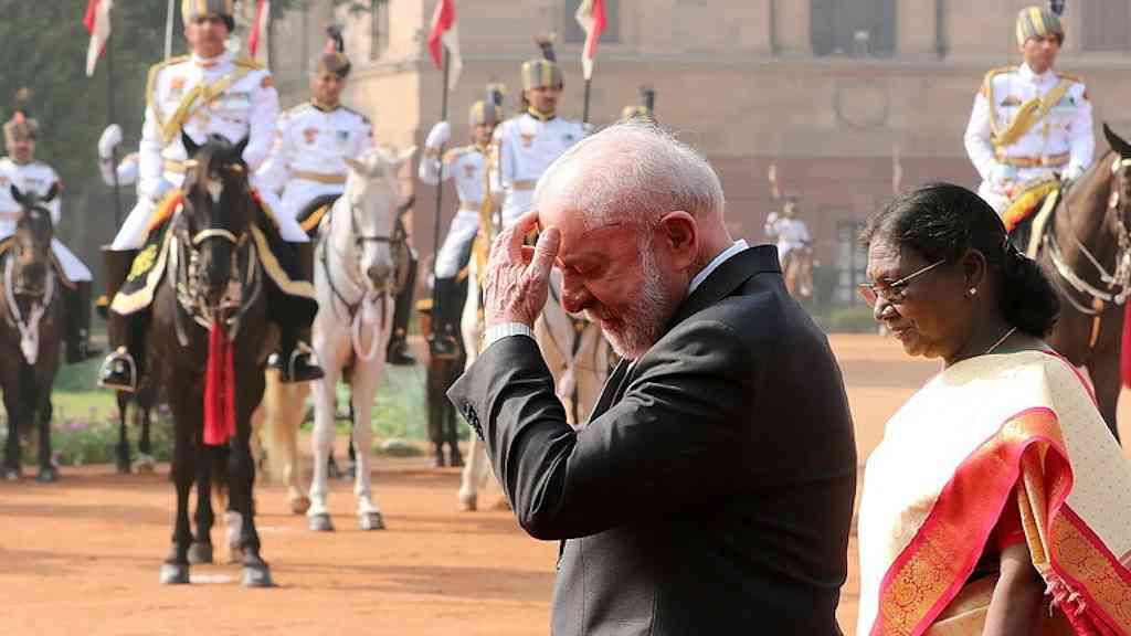 Lula defende igualdade entre países após novas tarifas | Lula fez declaração à imprensa de Nova Délhi