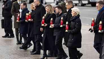 Líderes da UE visitam Ucrânia no 4º aniversário da guerra