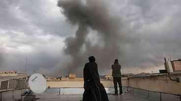 Israel ataca Teerã em retaliação ao Irã