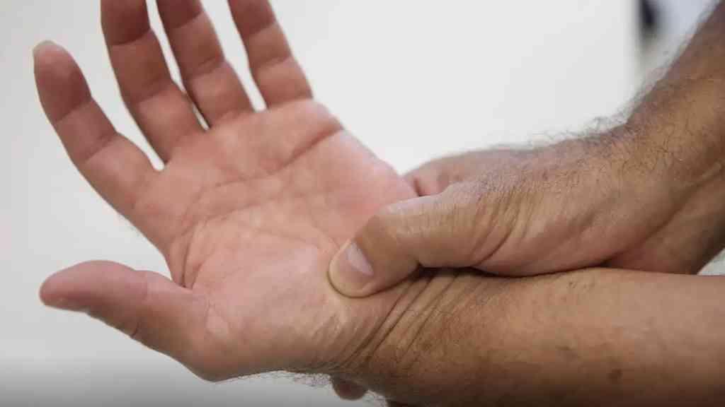 SUS expande tratamento para fibromialgia com novas regras | Medidas incluem atividade física e suporte psicológico