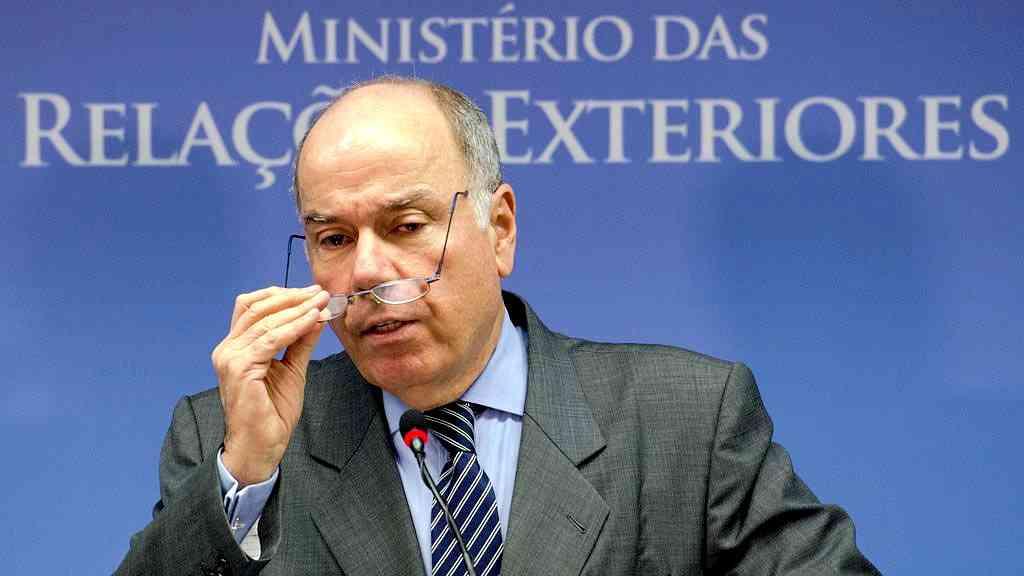 Chanceler conversa com representante dos Emirados sobre conflito | O ministro Mauro Vieira, do MRE, acompanha a situação no Oriente Médio