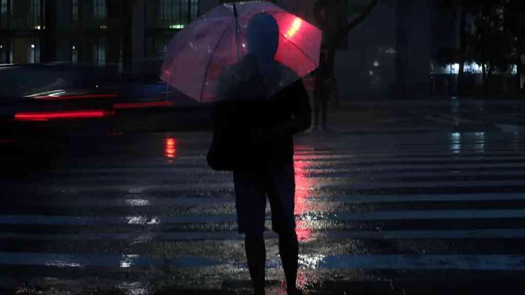 Temporal em São Paulo provoca duas mortes | Previsão para o domingo é de mais chuvas com rajadas de ventos