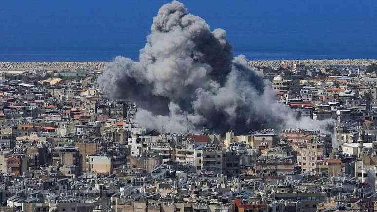 Israel amplia ataques, Irã reage com ofensivas no Golfo | Fumaça gerada por um ataque israelense nos subúrbios do sul de Beirute, capital do Líbano