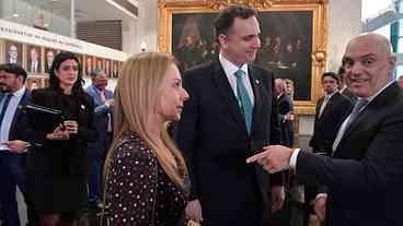 Contrato com Banco Master: Compliance em Questão