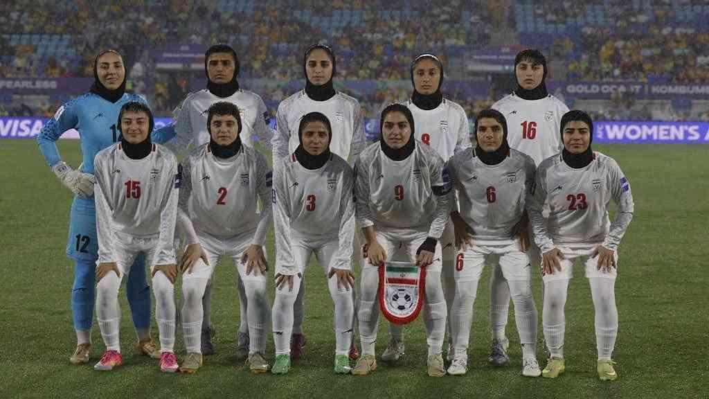 Jogadoras buscam asilo na Austrália e seleção do Irã volta incompleta | Equipe iraniana disputou a Copa da Ásia de futebol feminino