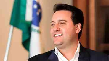 Flávio Bolsonaro avança na corrida presidencial