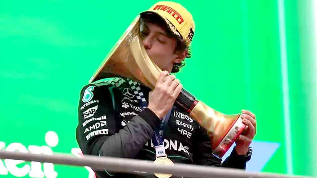 Antonelli, aos 19 anos, conquista GP da China e quebra jejum italiano | Antonelli comemora o primeiro pódio na carreira, aos 19 anos