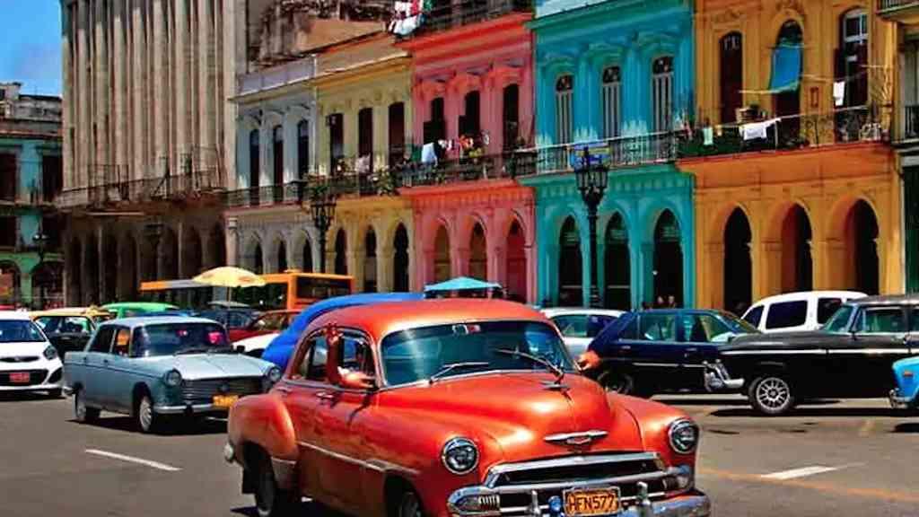 Trabalhadores italianos saem em protesto contra cerco dos EUA a Cuba | Presidente Miguel Diaz-Canel articula ajuda ao povo cubano