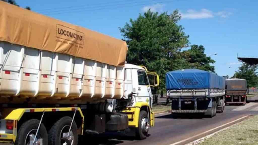'Houve negociação com caminhoneiros', diz Boulos sobre greve | Profissionais decidiram não paralisar o transporte de mercadorias