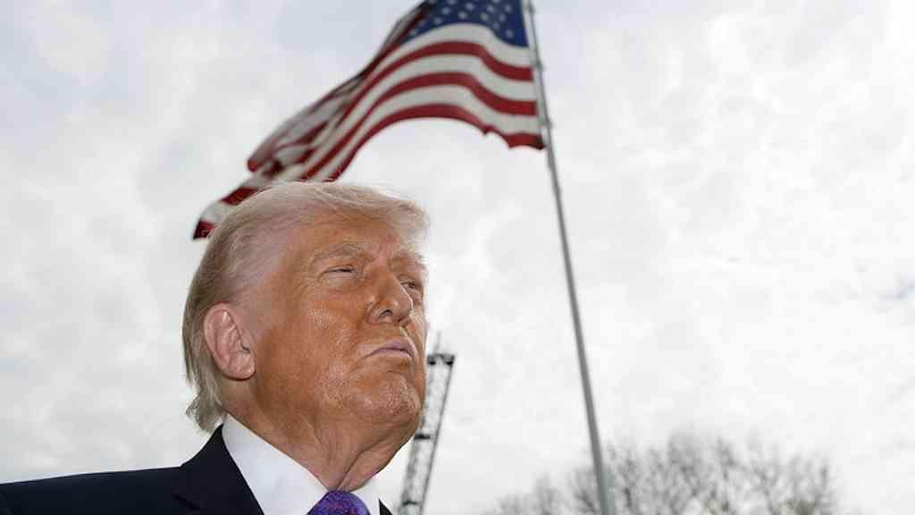 Trump chama países da Otan de 'covardes' e ameaça retaliação | Presidente Donald Trump disse que, sem os EUA, a Otan é um ‘tigre de papel ‘