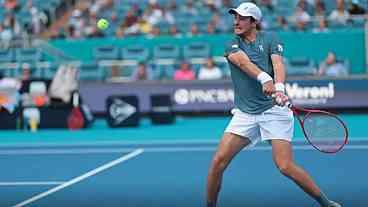 João Fonseca cai diante de Carlos Alcaraz em Miami