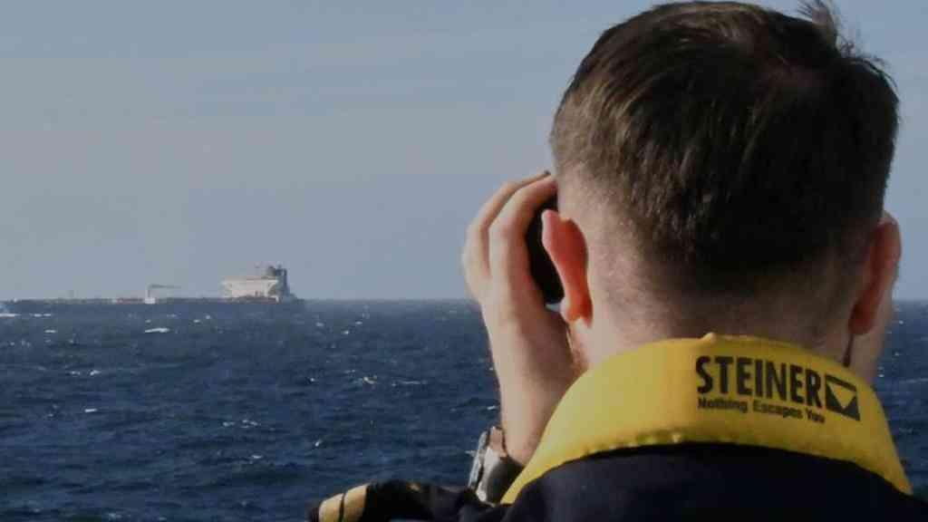 Reino Unido vai apreender navios da 'frota fantasma' russa | Países europeus intensificam esforços para deter navios que transportam petróleo russo ilegalmente