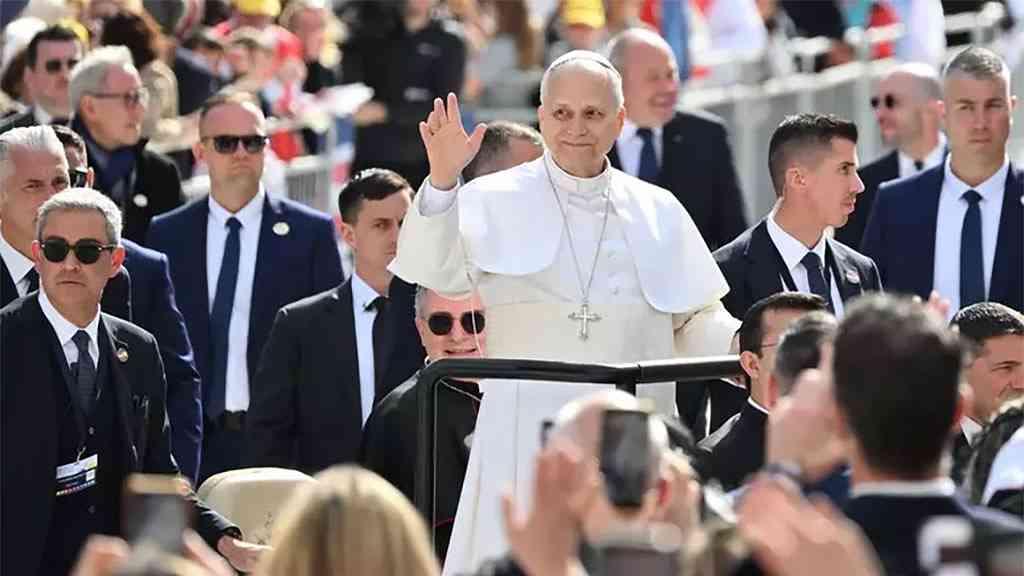 Papa condena concentração de renda causada pelo capitalismo | O papa Leão XIV visitou o principado de Mônaco, tempo capitalista europeu