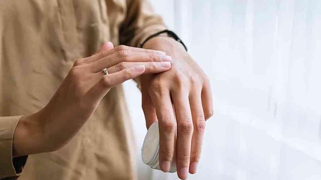 Fórmula da farmacêutica japonesa Takeda para pele confirma eficácia | A psoríase atinge diferentes pontos do corpo