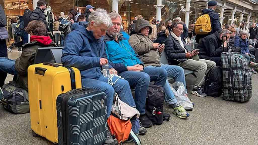 UE prevê espera acima de duas horas em aeroportos na Páscoa | Alerta foi feito por aeroportos e companhias aéreas da região