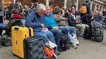 Esperas de mais de 2 horas em aeroportos na Páscoa