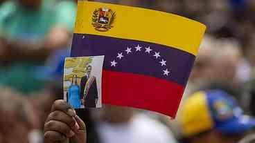 Embaixada dos EUA na Venezuela reabre após 7 anos