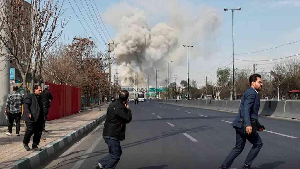 Conflito no Irã eleva risco ambiental e climático, aponta relatório | Especialistas alertam para impactos locais e globais do conflito