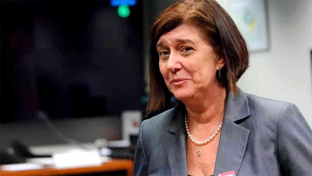 Petrobras tem plano para autossuficiência na produção de diesel | A engenheira Magda Chambriard preside a Petrobras