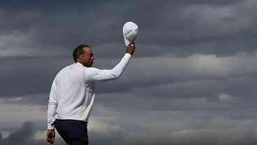 Tiger Woods se afasta para tratamento após acidente