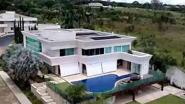 Suspeitas sobre mansão de Flávio Bolsonaro no caso Master