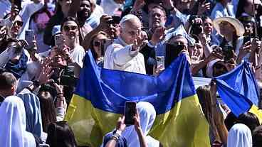 Papa Leão XIV Apela por Esperança em Tempos de Guerra