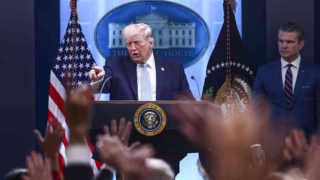 Trump endurece discurso e fala em 'aniquilar civilização' por Ormuz | Presidente Trump voltou a alegar ‘mudança de regime ‘ no Irã