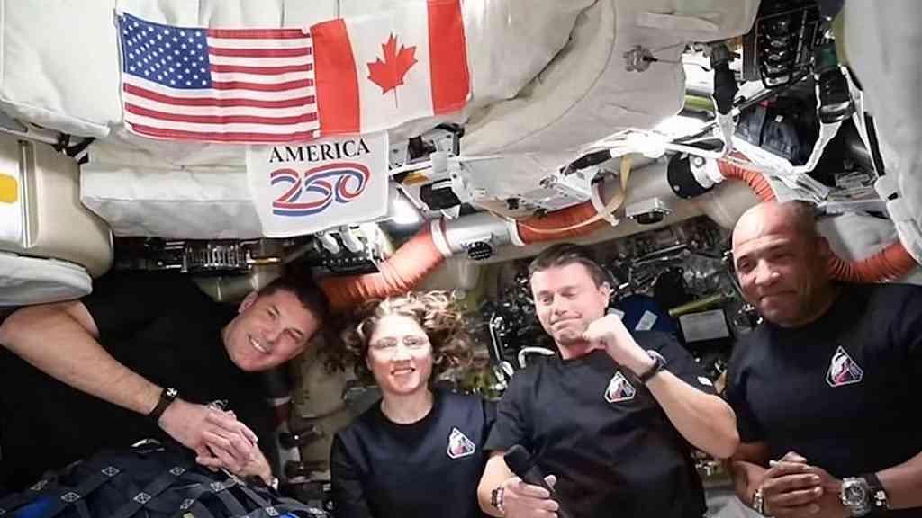 Artemis II completa sobrevoo da Lua com marca histórica | Missão Artemis II teve primeira mulher e primeiro homem negro em viagem à órbita da Lua