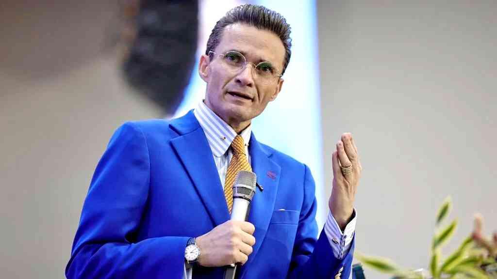 Filho ’01’ se agarra ao pastor Malafaia, após perder apoio evangélico | O pastor Samuel Ferreira apoia a candidatura de Caiado