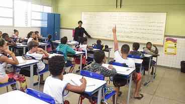 A receita neoliberal dita as gestões da educação no Brasil