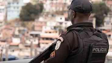 PM Apreende 3 Toneladas de Drogas na Maré