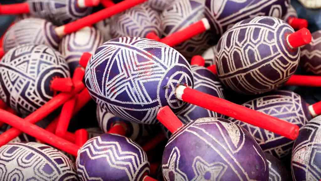 Em Brasília, arte indígena ganha tom de resistência | Artesãos indígenas usam arte como forma de resistência em Brasília