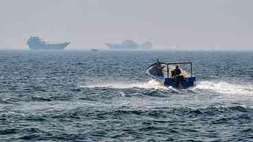 Navios Militares dos EUA no Estreito de Ormuz