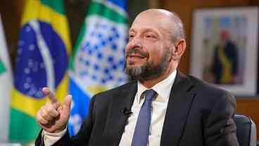 Governo Exonera Chefe do INSS e Nomeia Ana Cristina