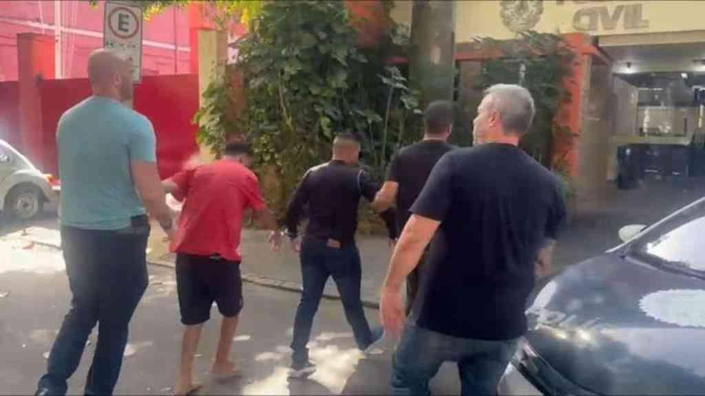 Polícia prende dupla ligada a furtos de joias na Zona Sul do Rio | Cleilson Vieira Nascimento e Victor Daniel da Conceição Quadra