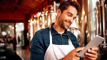 Serviços no Brasil: Alta Recorde e Resiliência