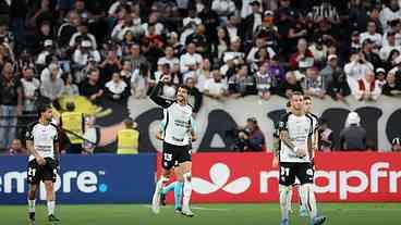 Corinthians vence Santa Fe e lidera Libertadores