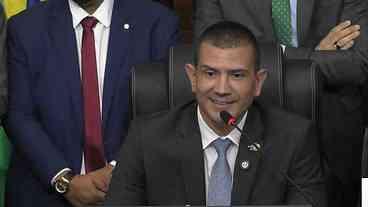 Douglas Ruas é eleito presidente da Alerj sem oposição