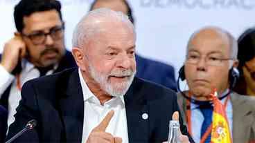 Lula defende fim da jornada 6x1 para progresso social