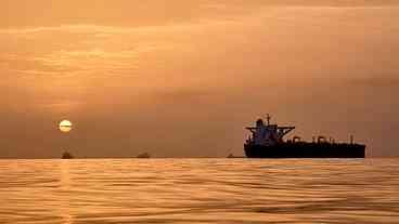 Irã retoma controle do Estreito de Ormuz